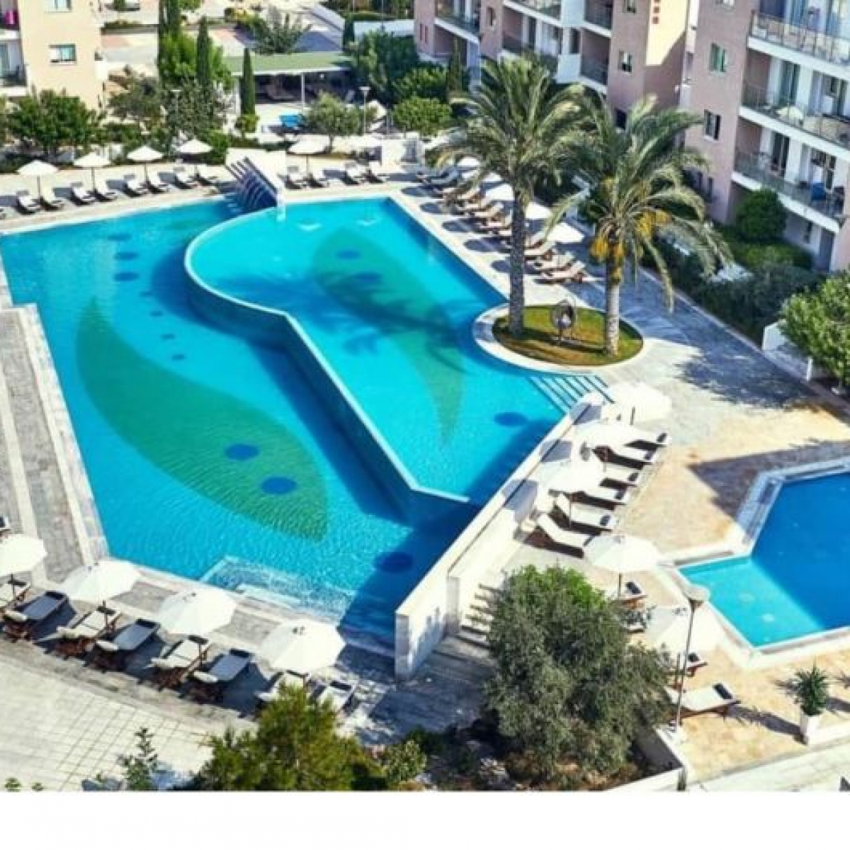 Spacious apartment in Elysia resort in Paphos