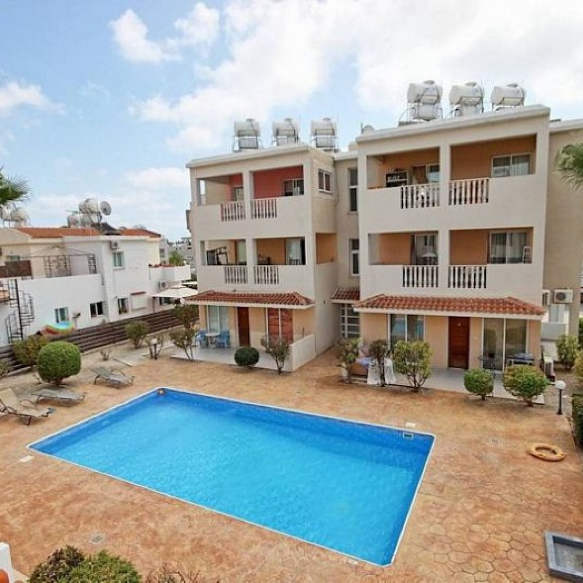 Long term rental. Apartment with balconies