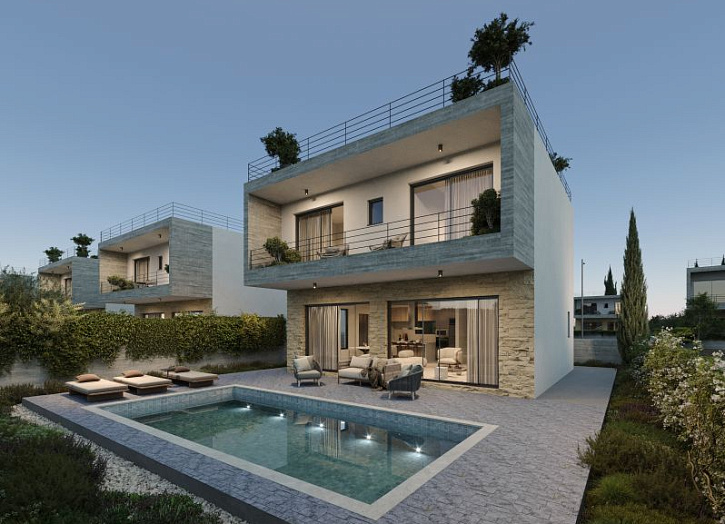 Modern villa near sea and amenities