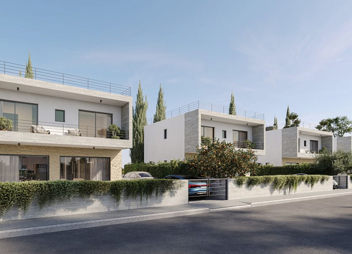 Modern villa close to sea and city
