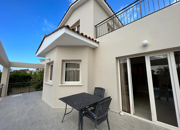 Long term rental villa by beach
