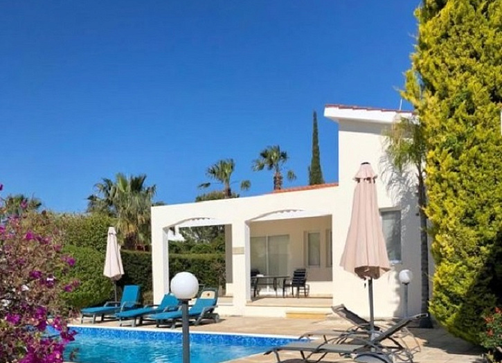 Bungalow just 200 m from sandy beach