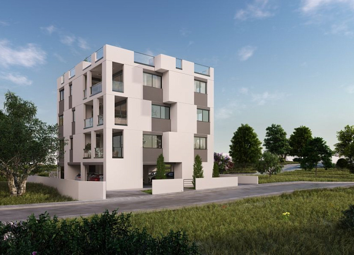 Spacious apartment in boutique building in city